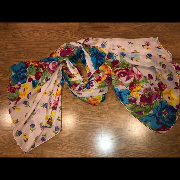 🌻Beautiful Pashmina🌻 - Picture 2 of 3